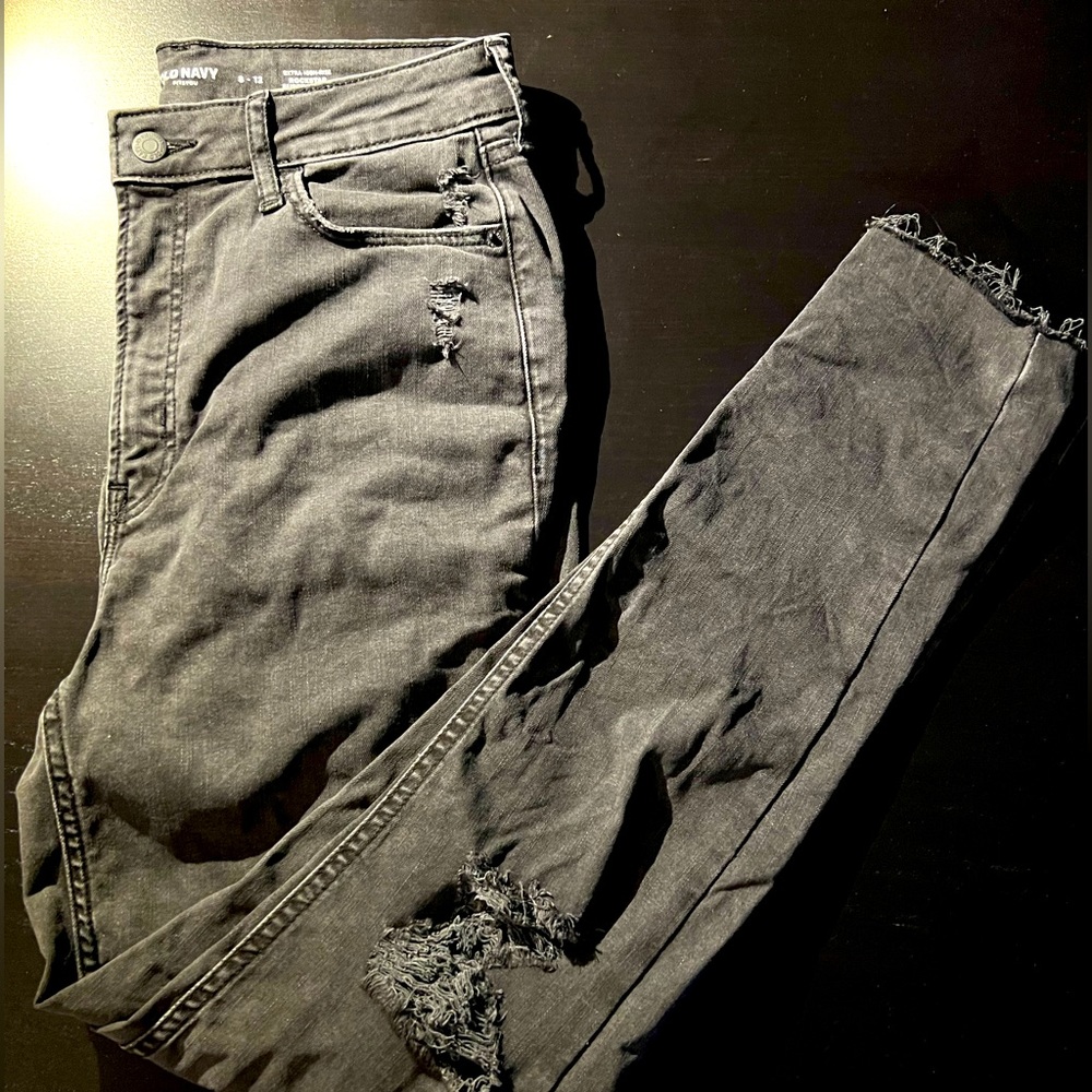 Old Navy FitsYou 3-Sizes-In-1 XtraHigh-Waisted Rockstar Super Skinny Ripped Jean